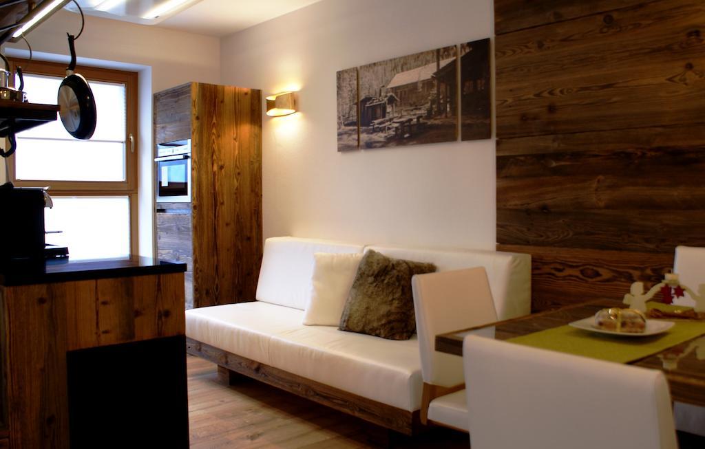 One-Bedroom Apartment Sauna